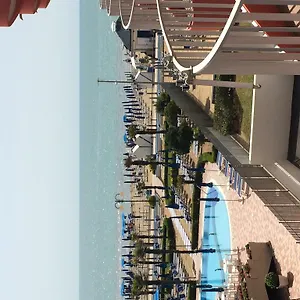 https://condominio-apollo.hotelslidodijesolo.com